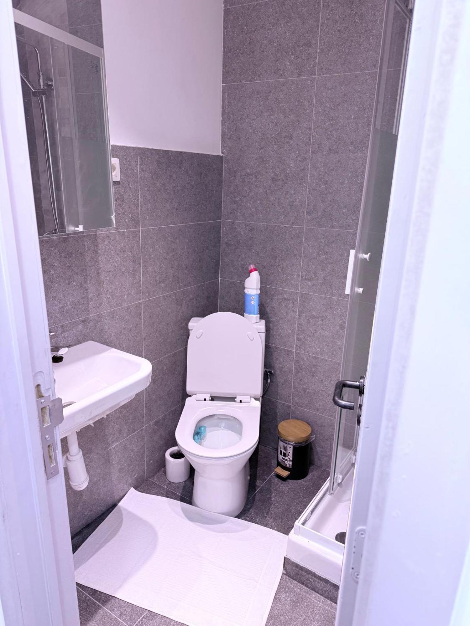 Vicos House Privatunterkunft Charleroi